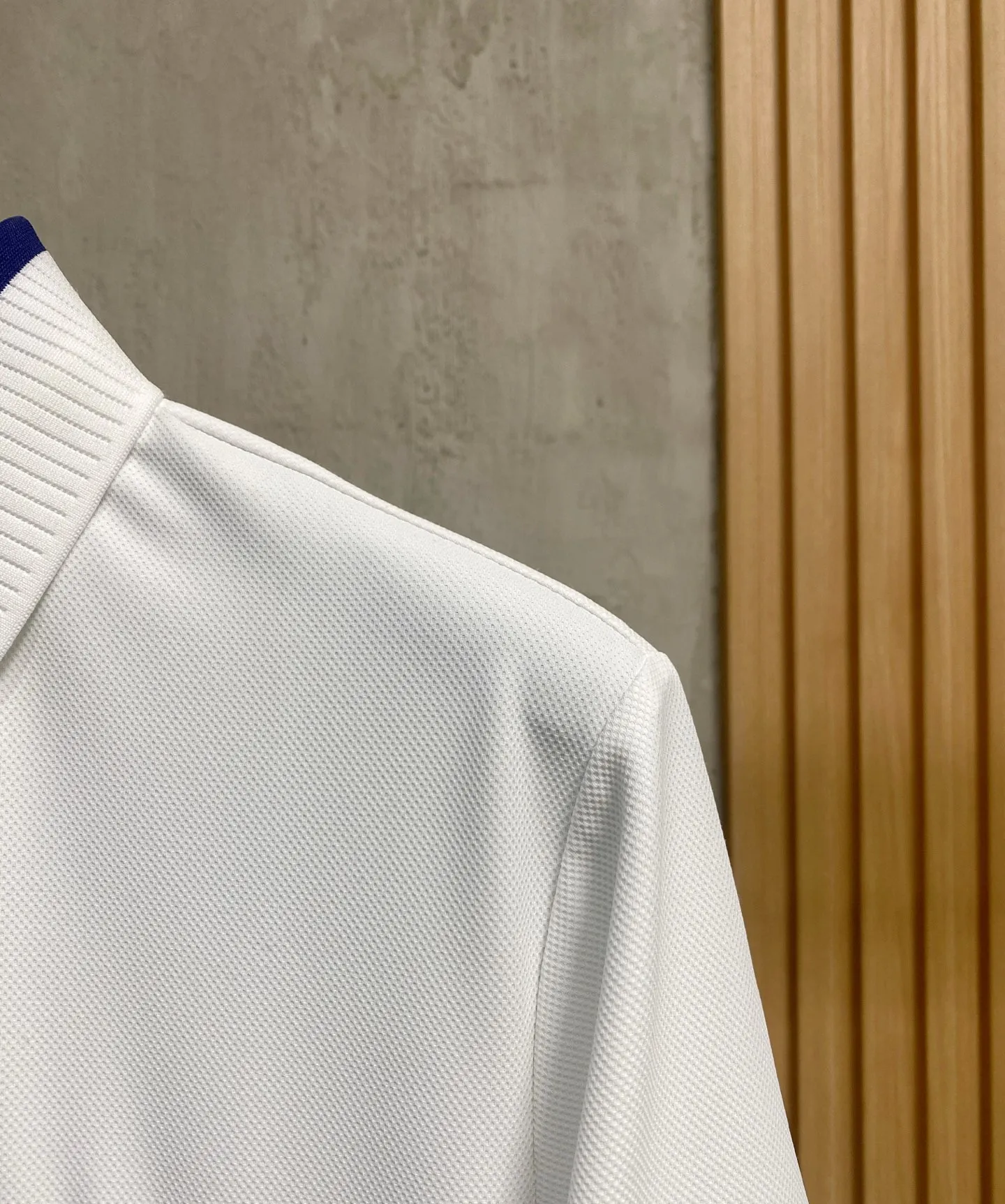 , LP highly recommends! Spring and summer new products are on sale at the counter. Fashionable Premium Men's Polo - Logo on the chest, personalized and fashionable/Imported top-notch high-density mercerized pearls, extremely skin-friendly and comfortable. It feels very delicate, has a good texture, is cool and breathable, and is overall a very good product. It can be worn alone without any problem. Size M-4Xl